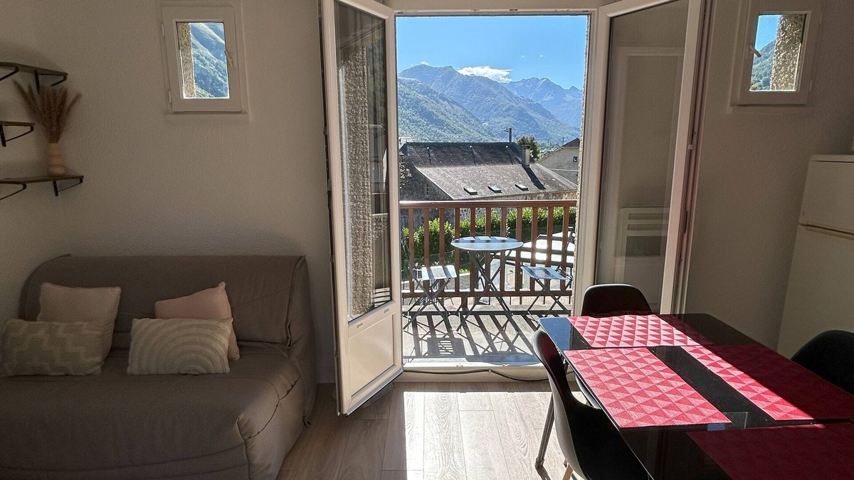 Bielle Apartment | Charmant T2, vue Montagne et Piscine Couverte