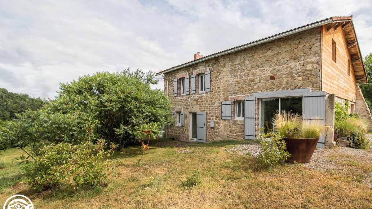 Saint-Dier-dʼAuvergne House | Charmante Maison Cocooning en Pleine Nature