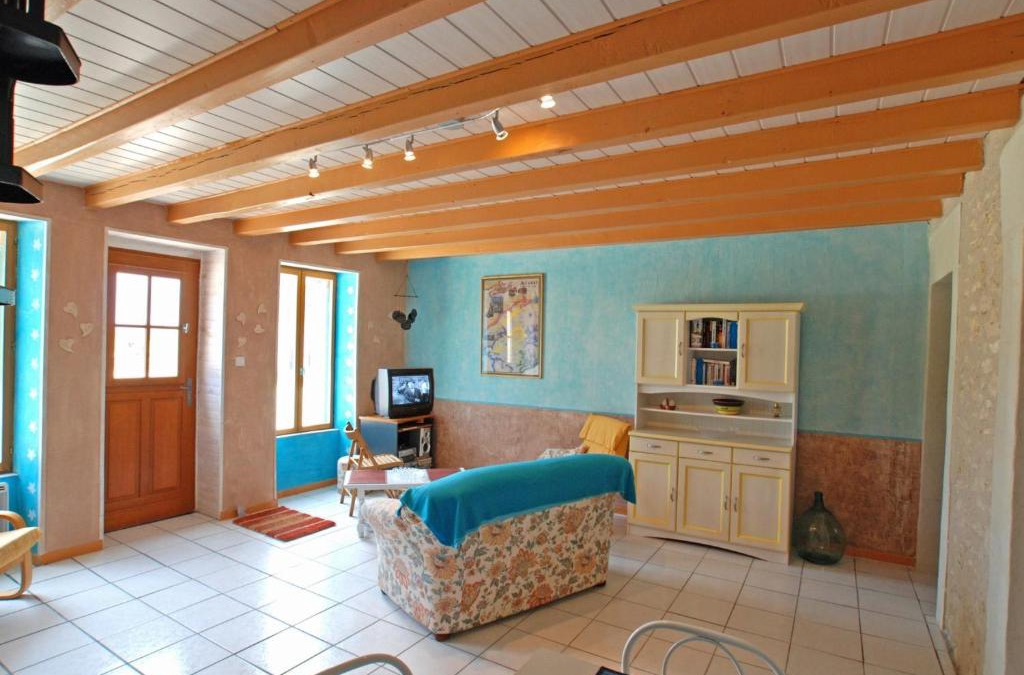 La Puye House | Charmante maison 57m² avec jardin, 2 ch, terrasse, WiFi, animaux admis, proche Chauvigny et La Roche Posay - FR-1-541-48