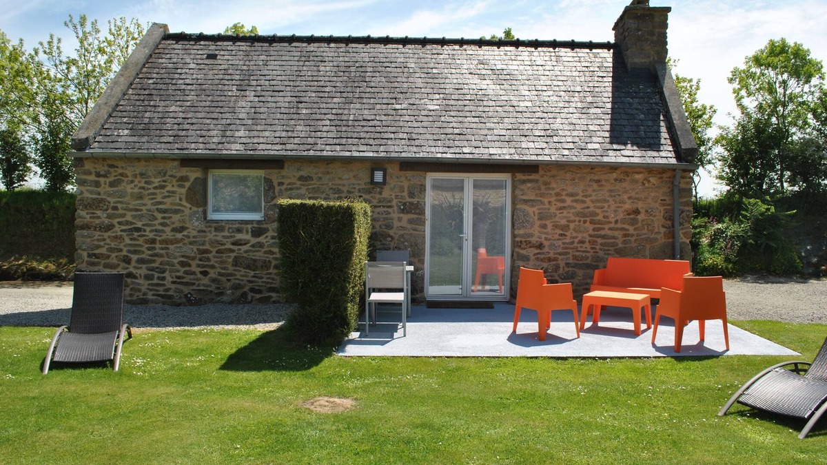 Plouguin House | Charmante Maison Bretonne Avec Piscine Chauffée