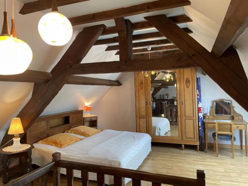 Arfeuilles House | Charmante maison familiale avec cour fermée, proche randonnées et sites naturels - FR-1-489-277