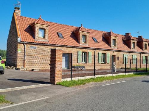 Hasnon House | Charmante maison mitoyenne avec jardin, proche forêt, animaux admis, parking & WiFi - FR-1-510-203
