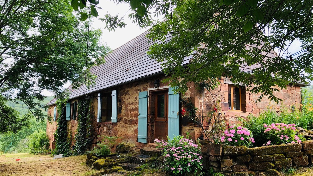 Coubjours House | Charmante Maison Périgourdine Avec Piscine Dans un Écrin de Verdure