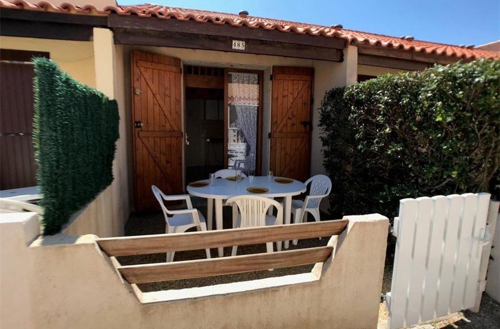 Port Leucate Villa | Charmante Villa T1+Cabine+Mezzanine – 4 pers, Terrasse, Parking, Proximité Commerces, Bord de Lac - FR-1-81-53