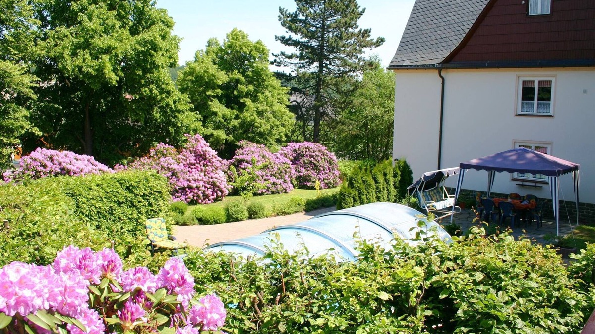 Pockau-Lengefeld Apartment | Charmantes Appartement in Pockau mit Schwimmbad