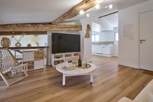 Limoux Apartment | Charme, confort en centre-ville