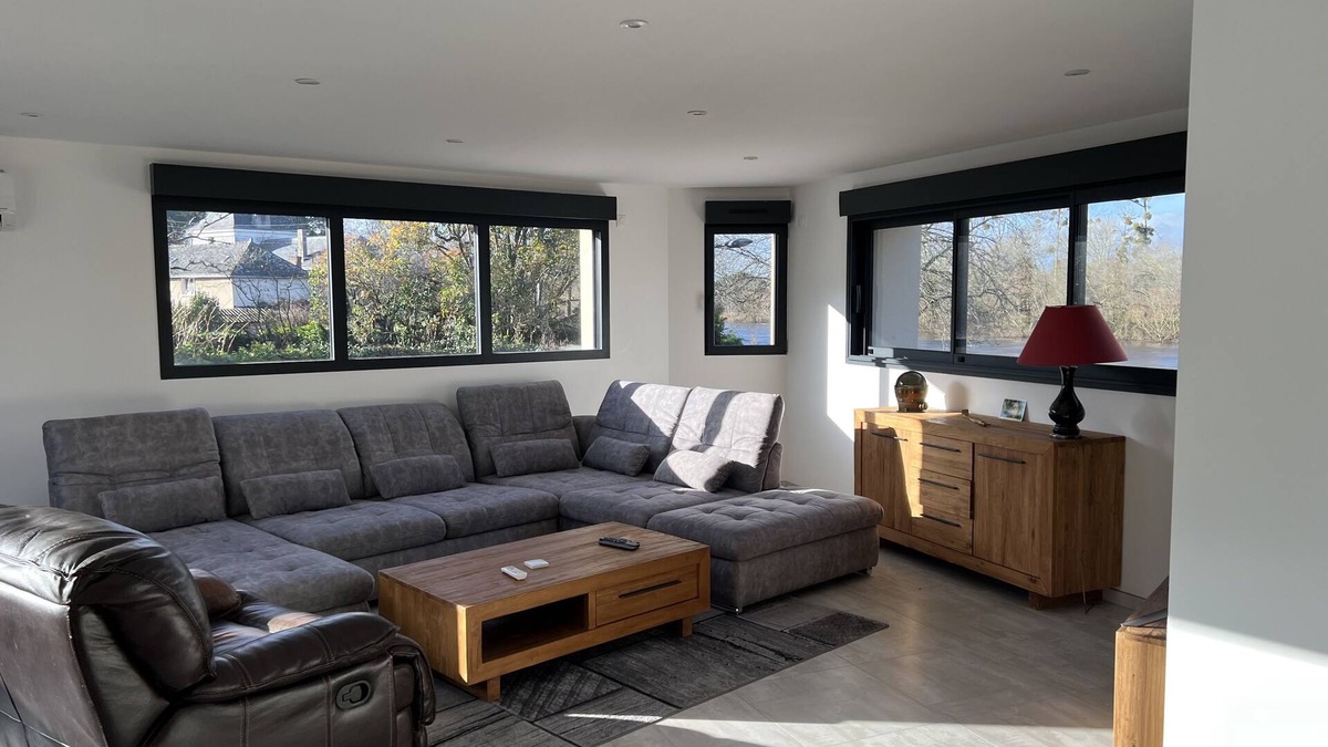Orient Bay House | Charme de Cette Maison Rénovée au Bord du Louet