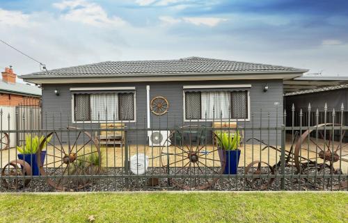South Albury House | Charmer on Olive