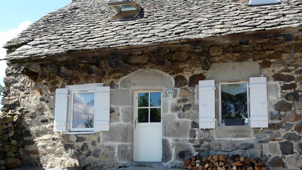 Saint-Etienne-de-Chomeil House | Charming gite - Parc des volcans d' Auvergne - 3 stars