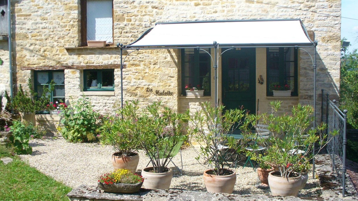 Sainte-Colombe-en-Auxois Cottage | Charming cottage in Auxois-Côte d'Or: "La Hulotte"