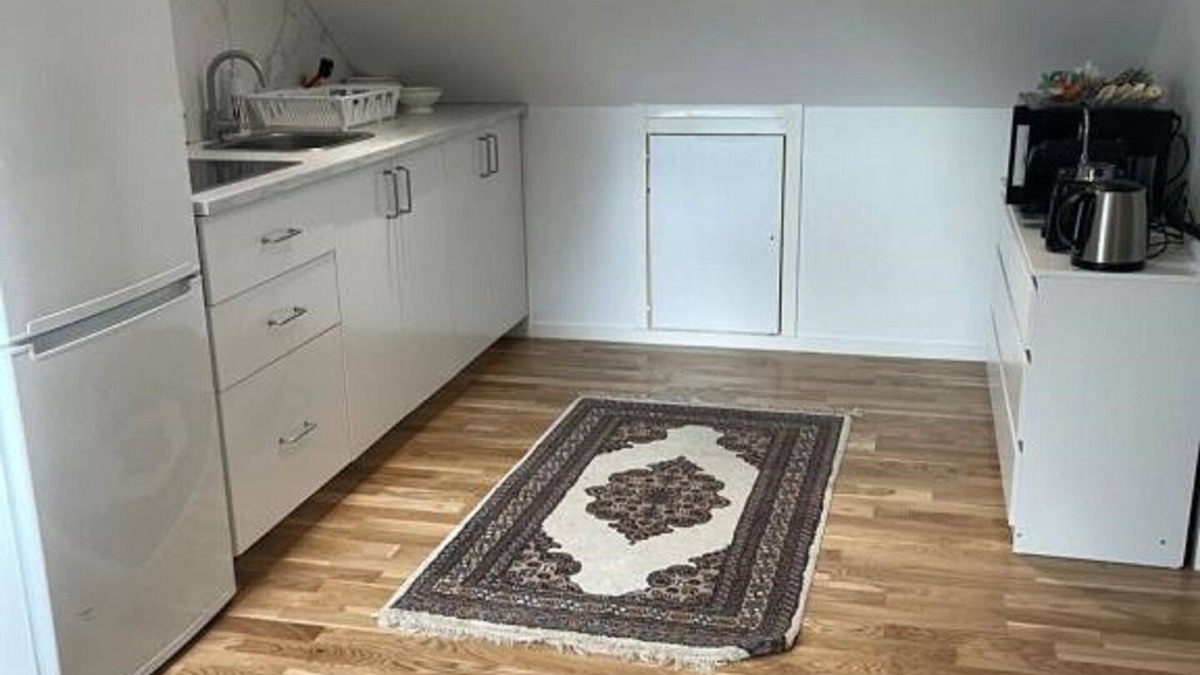 Vallentuna Villa | Charmig och Nybyggt Familjvänligt Boende i Naturområde 80 kvm