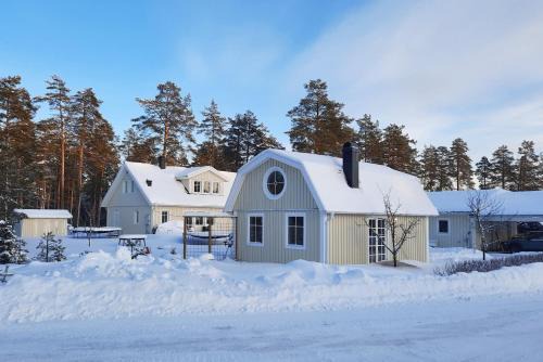 Hudiksvall Apartment | Charmigt hus och mysigt boende!