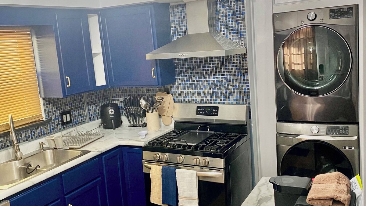 Toledo House | Charming 1-3 Bedroom Retreats with Spa Perks.