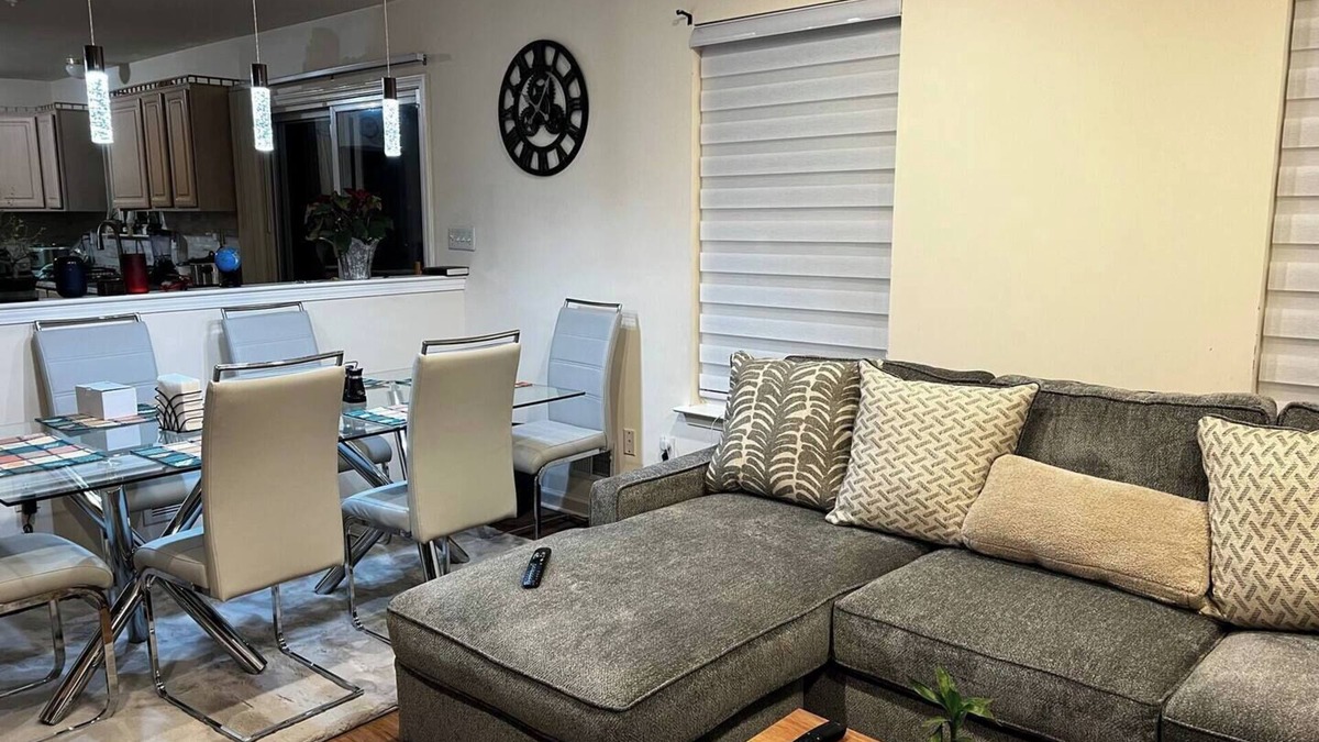 Somerset House | Charming 1-bedroom house in Franklin Township near Saint Peter’s Hos Rutgers U