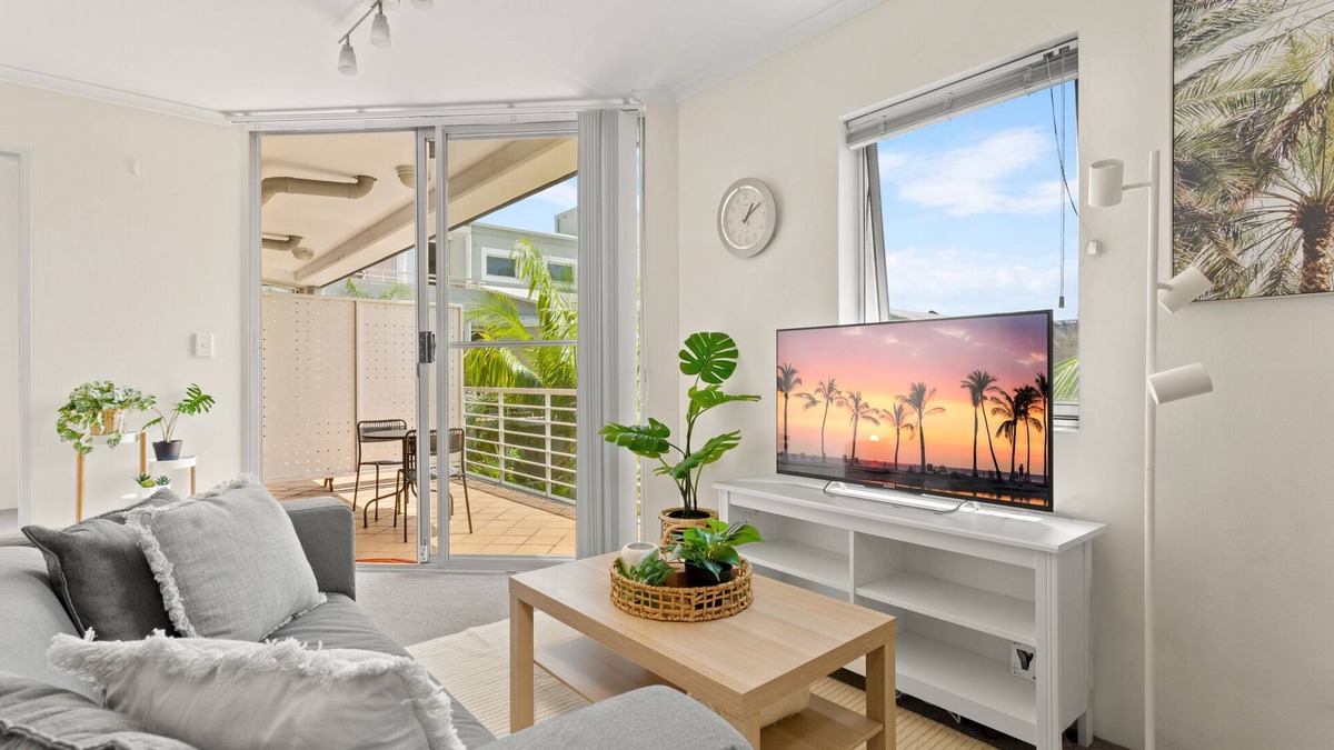 Chippendale Apartment | Charming 1-Bed Apartment Close to Shops and Parks