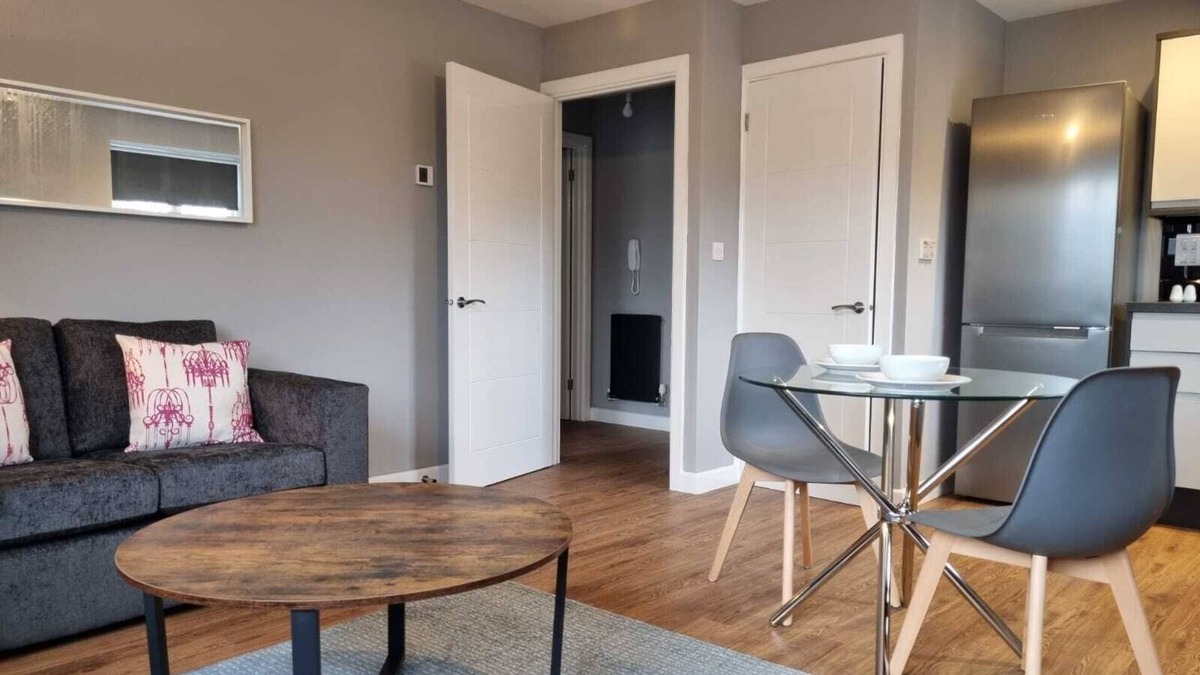Knightcote Apartment | Charming 1-Bed Apartment near Redditch town centre