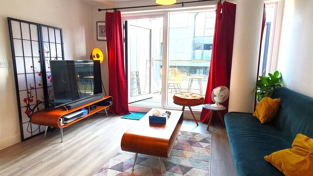 William Morris Apartment | Charming 1 Bed Flat in Trendy Walthamstow