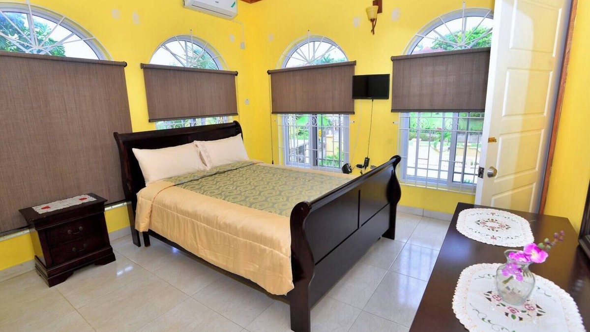 IronShore Estates Hotel | Charming 1-bedroom in iconic Montego Bay with WiFi, AC