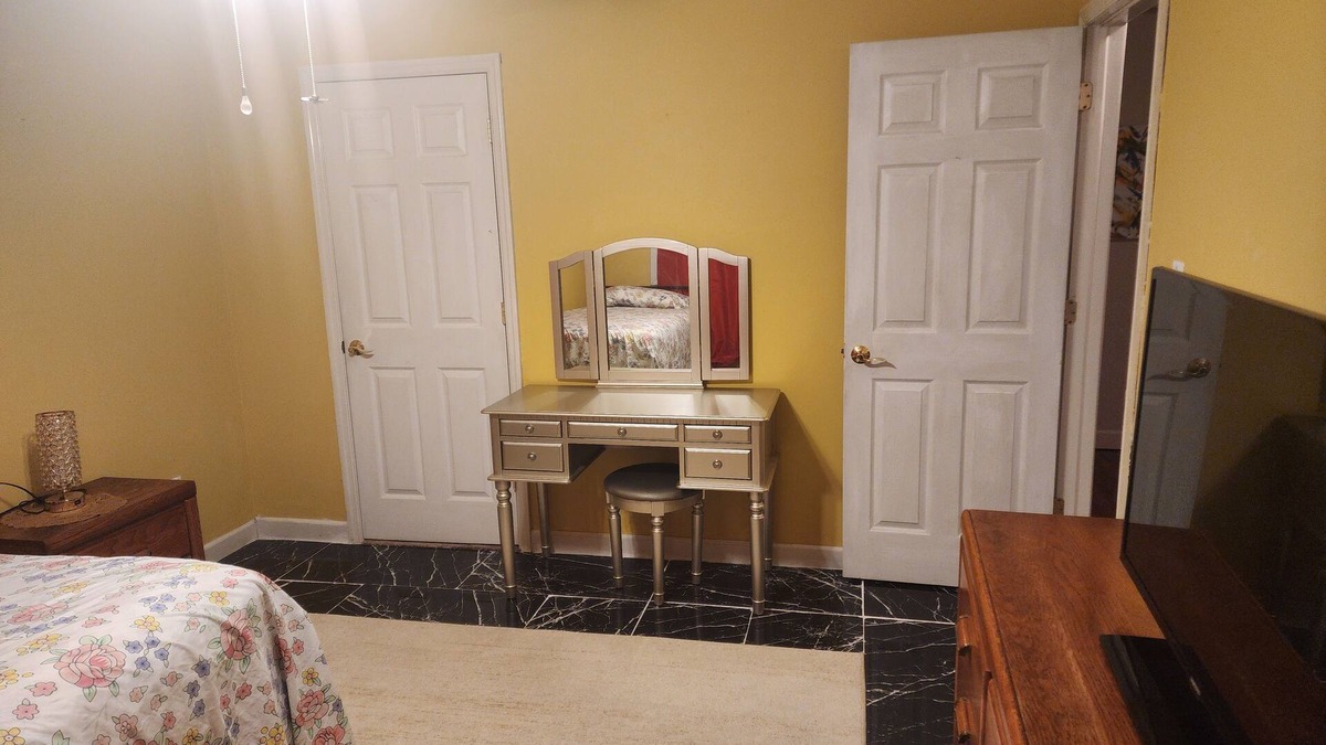 West Haverstraw House | Charming 1-bedroom house in amazing West Haverstraw with AC, WiFi