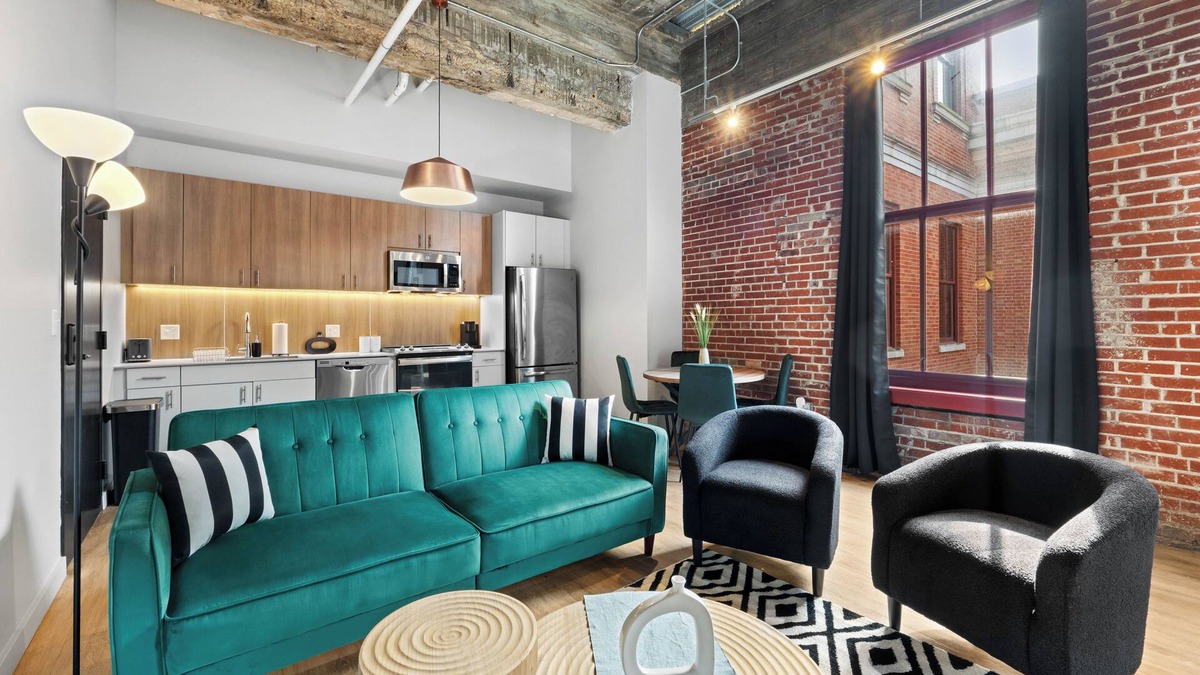 Downtown St. Louis Apartment | Charming 1-Bedroom, 1-Bathroom Loft in St. Louis with Pool, Rooftop, Gym