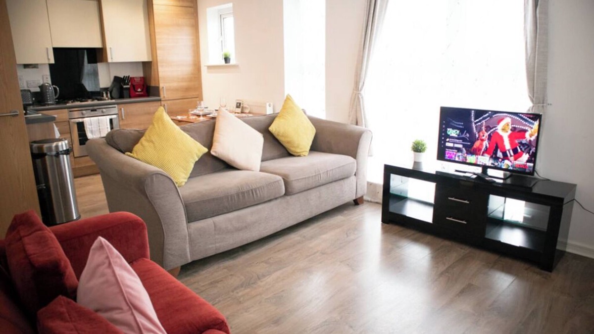 Gravesend Apartment | Charming 1-bedroom apartment in Northfleet with Parking
