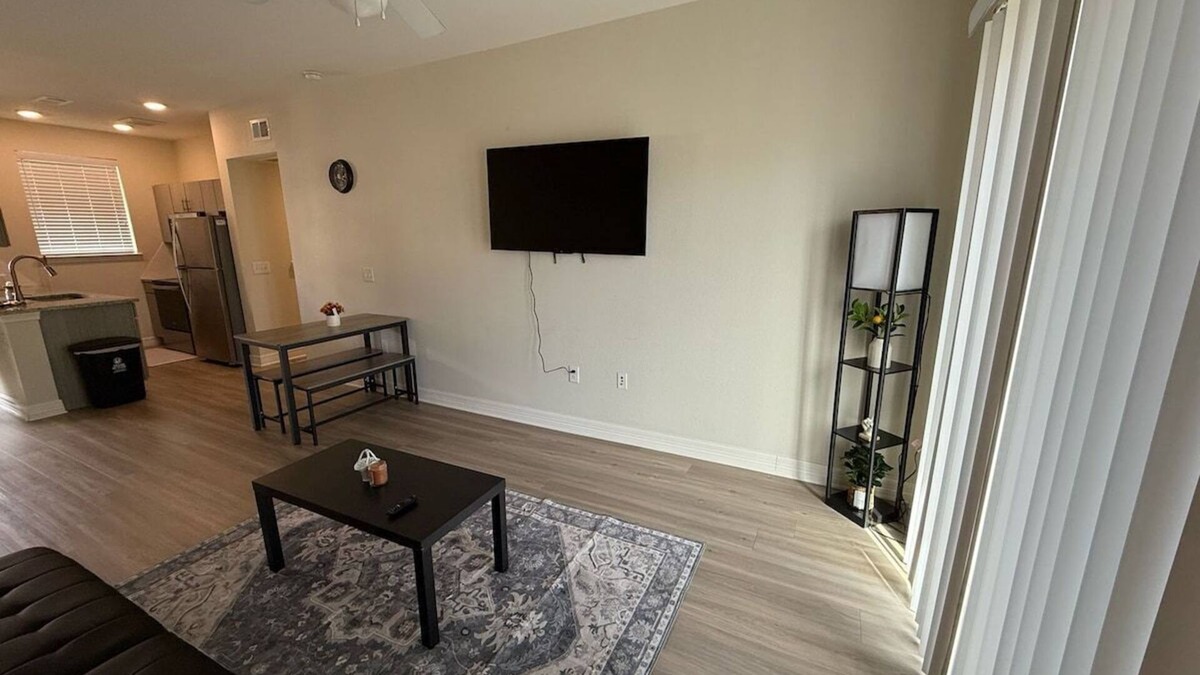 North Buttercup Creek Apartment | Charming 1-bedroom apartment in delightful Cedar Park with WiFi, fitness room