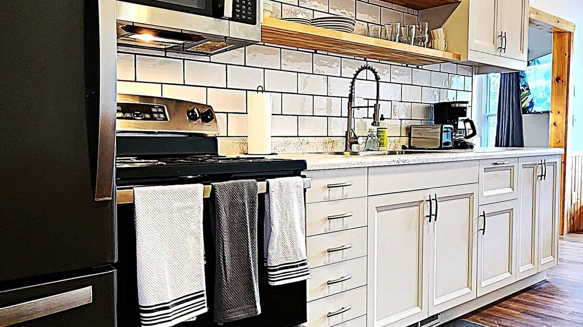 New London Apartment | Charming 1-bedroom apartment in amazing New London, MN