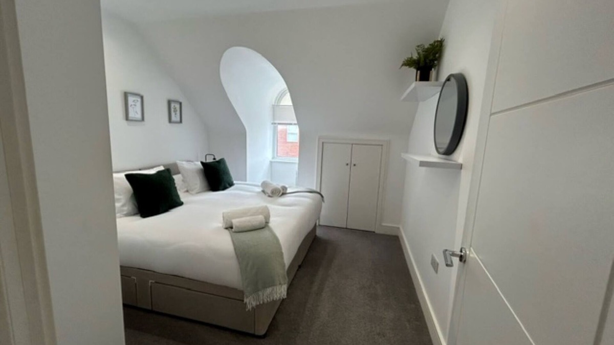 Runnymede Apartment | Charming 1 bedroom apartment in chertsey