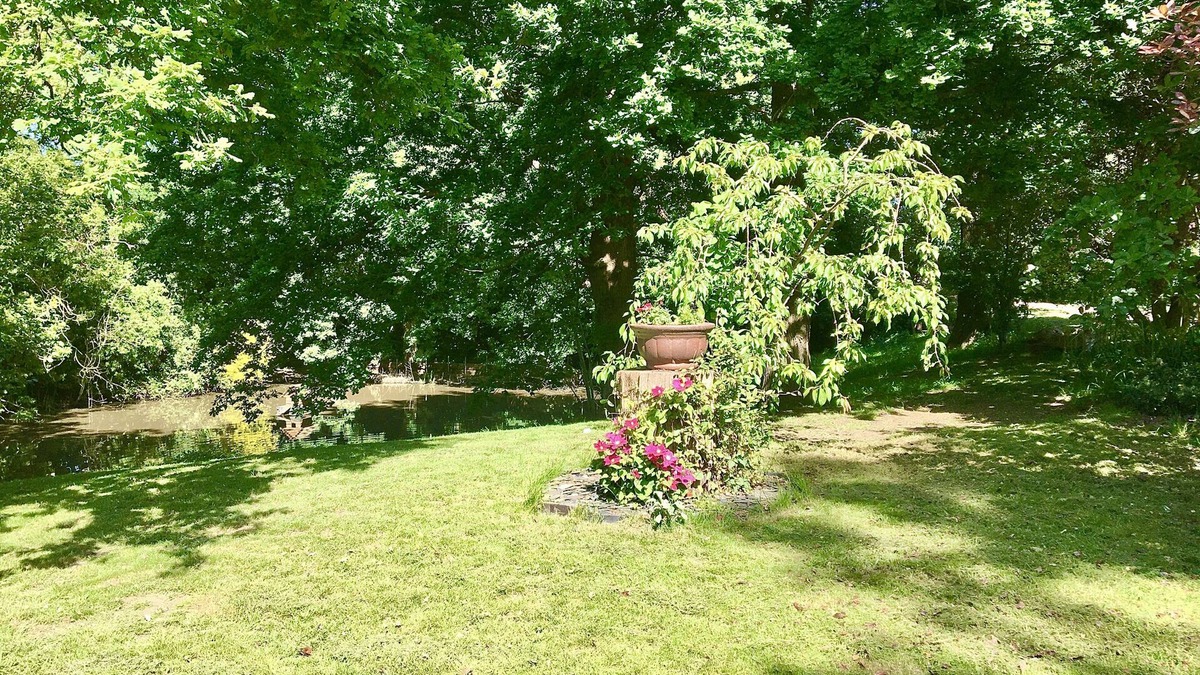 Hailsham Apartment | Charming 1-Bedroom Apartment near South Downs