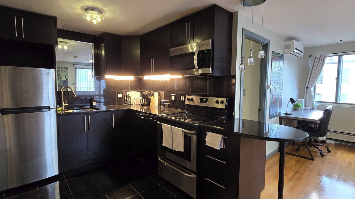 East Cambridge Apartment | Charming 1-bedroom apartment with AC, WiFi in fantastic Cambridge