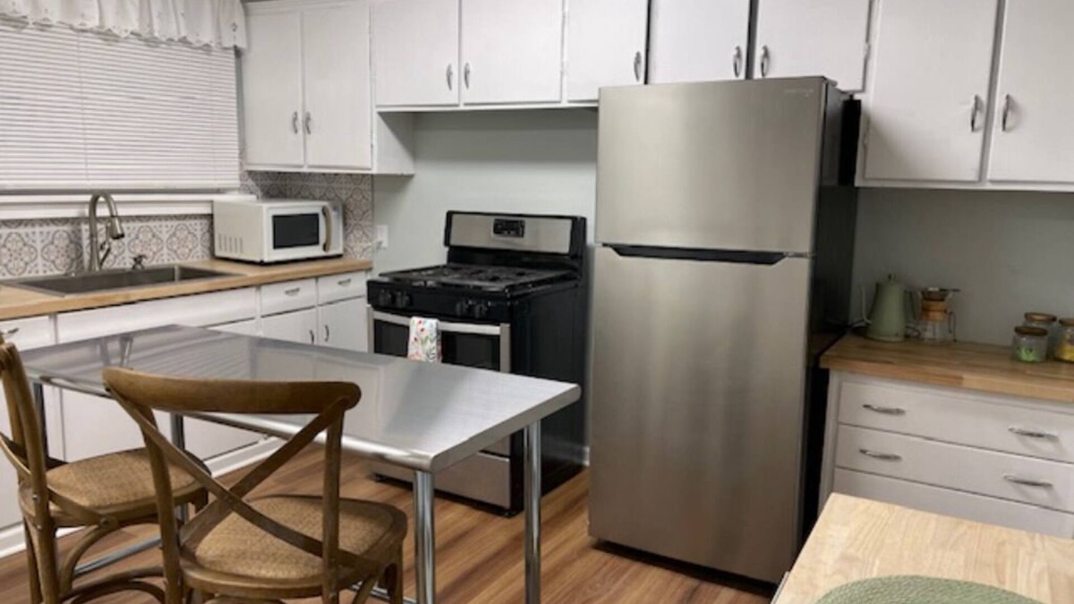 Little Italy Apartment | Charming 1-bedroom apartment in Little Italy with AC, WiFi