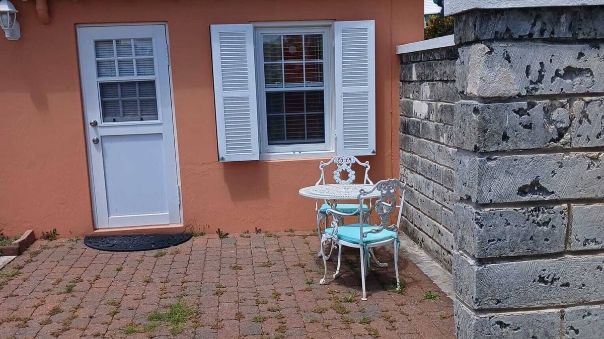 Pembroke Apartment | Charming 1-bedroom apartment in delightful Pembroke with WiFi, AC