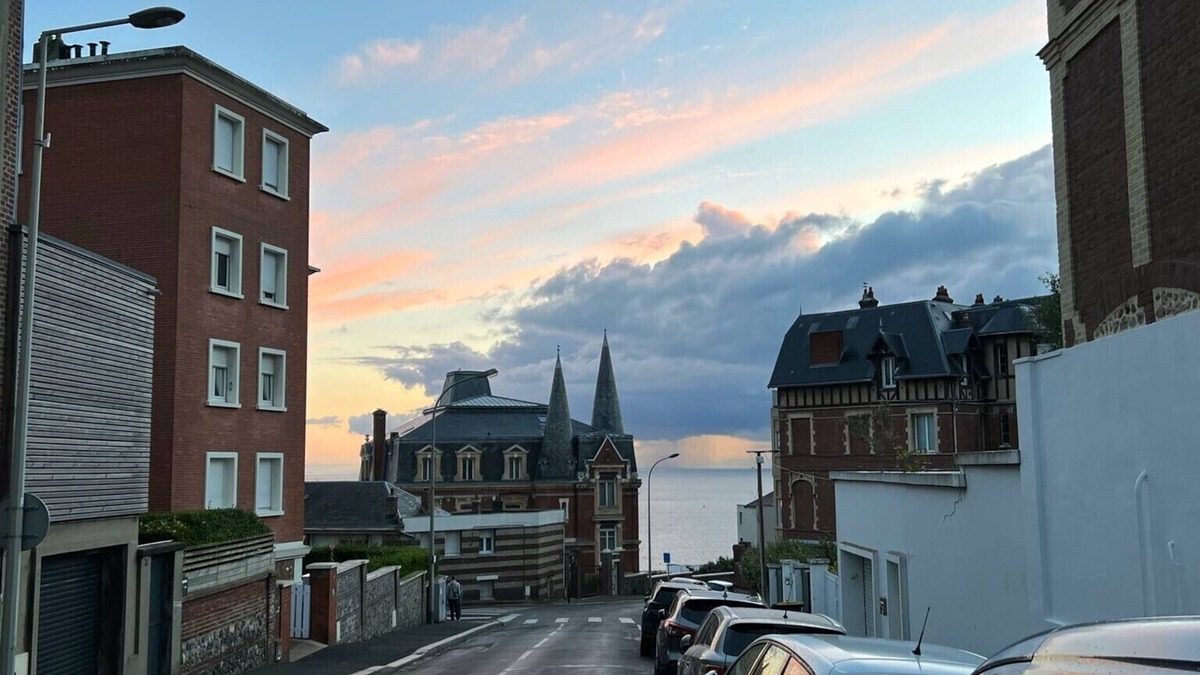Saint-Martin-du-Littoral Apartment | Charming 1-bedroom apartment in cool Le Havre with WiFi