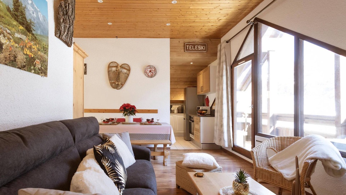 Valloire Apartment | Charming 1-Bedroom Apartment for 6 Guests with East Exposure - Valloire, Ski-in/Ski-out Option