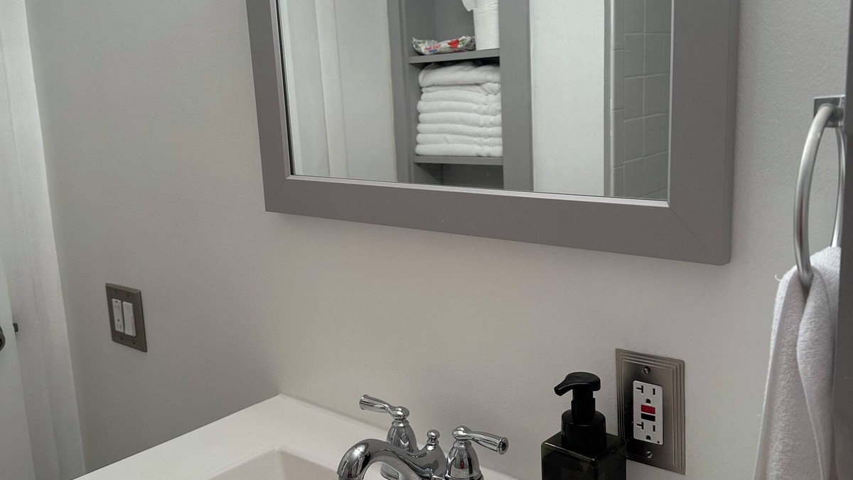 Perinton Apartment | Charming 1-bedroom apartment with AC, WiFi in beautiful Fairport