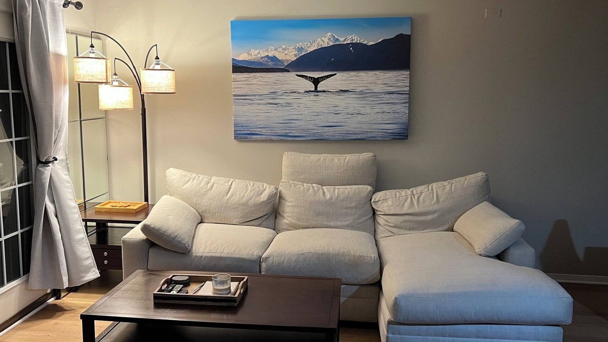 Glenview Apartment | Charming 1-bedroom apartment with WiFi, AC in Glenview, great school district