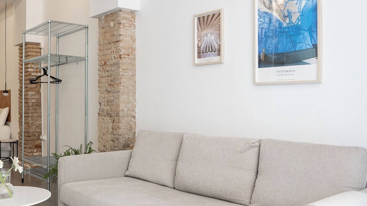El Pilar Apartment | Charming 1-bedroom apartment in lovely València with WiFi, AC