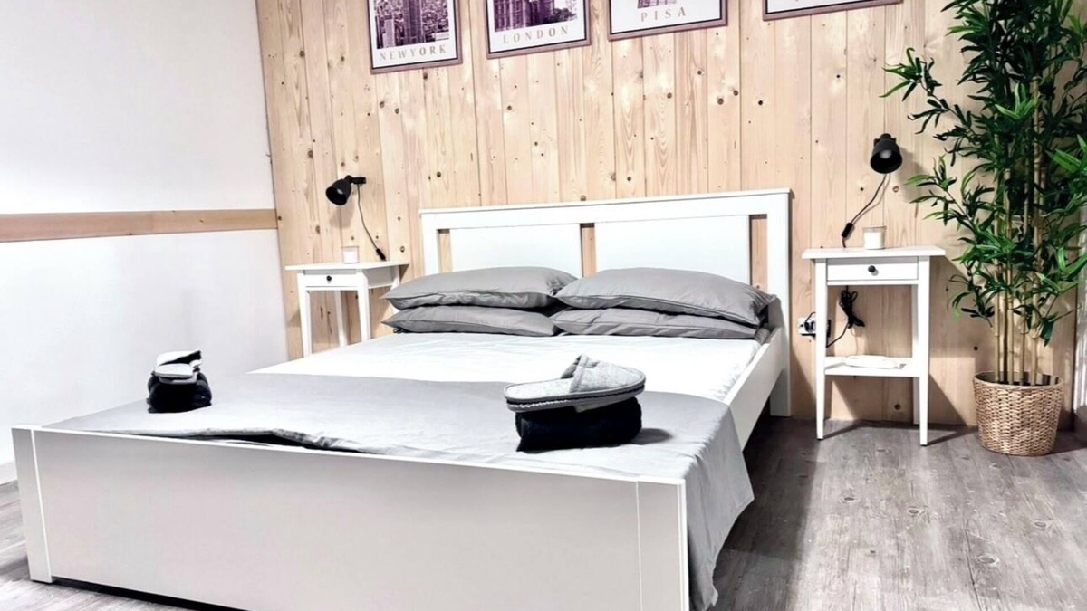 Secondigliano Apartment | Charming 1-bedroom apartment with AC, WiFi in enchanting Napoli, a sofa bed