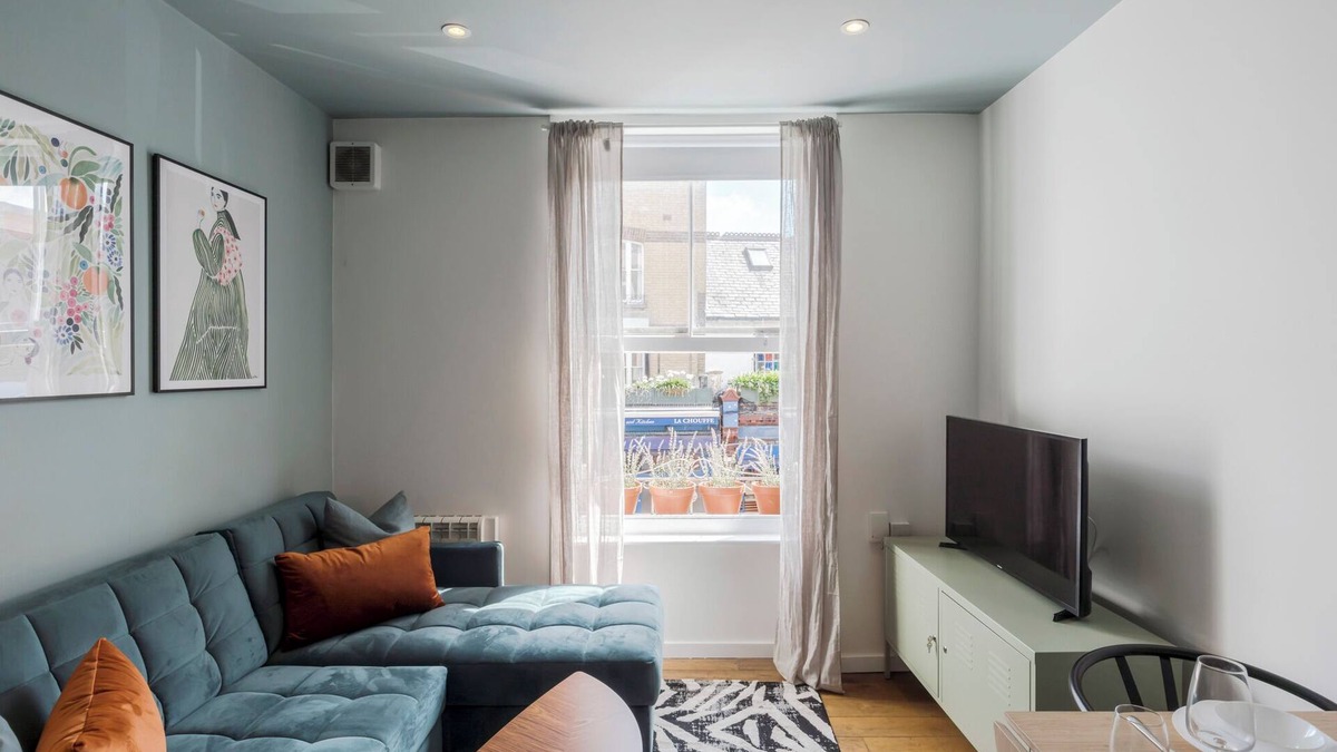 Hackney Apartment | Charming 1-bedroom apartment in beautiful Broadway Market with WiFi