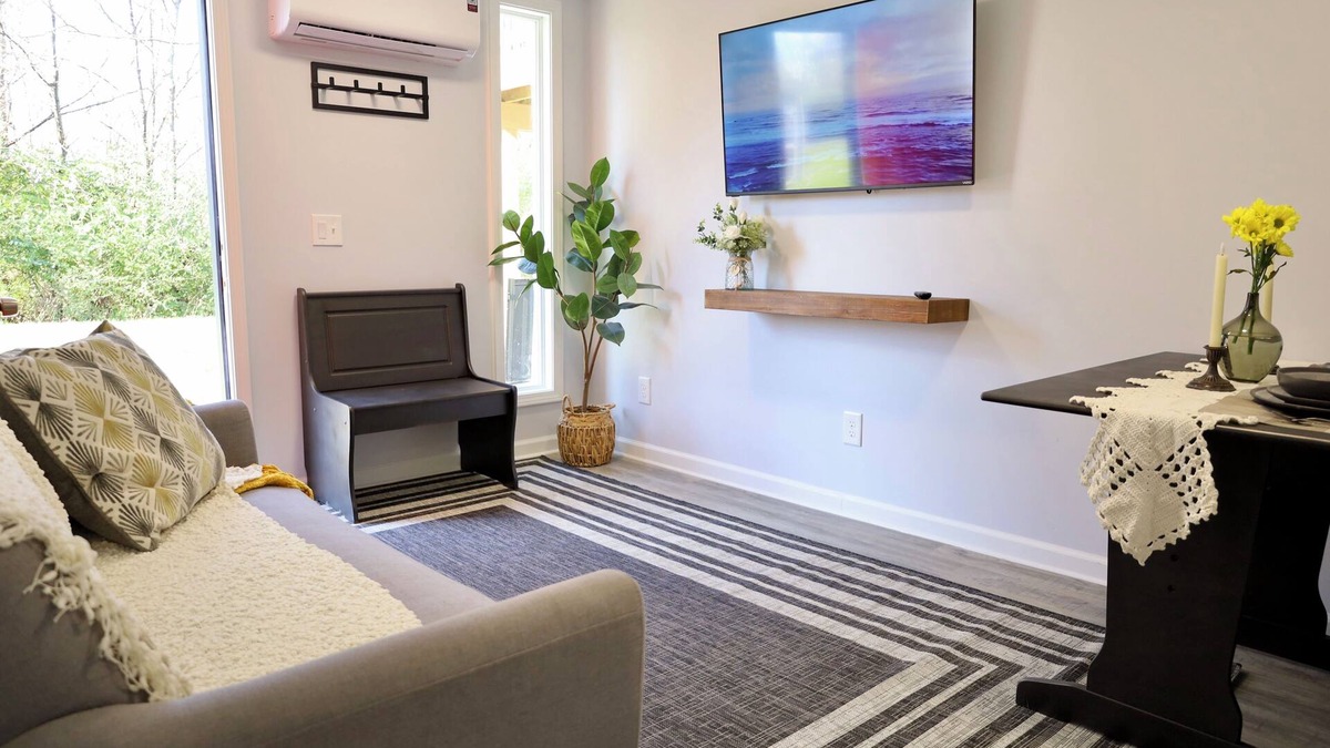 Belton Apartment | Charming 1-bedroom apartment in brilliant Belton with AC, WiFi