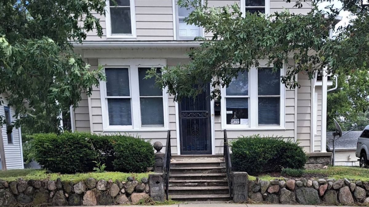Culver Apartment | Charming 1-bedroom apartment in Culver with WiFi, AC, outdoor covered deck