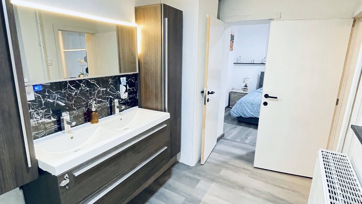 Heers Apartment | Charming 1-bedroom apartment in wonderful Heers with WiFi