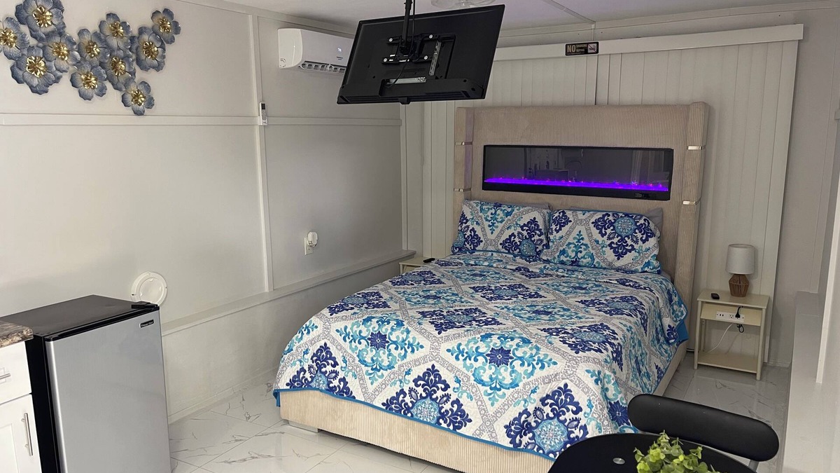 Bearss Plaza Apartment | Charming 1-bedroom apartment with AC, WiFi in delightful Tampa