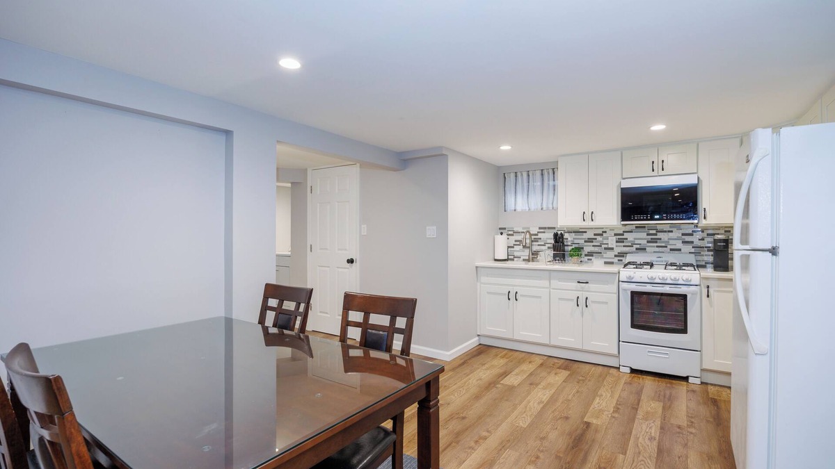 Seaford House | Charming 1-bedroom apt with WiFi, AC in soothing Seaford