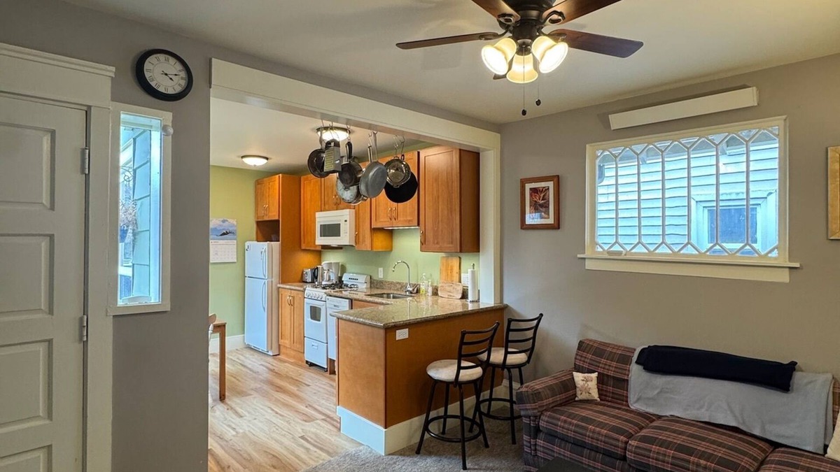 Miller Park Apartment | Charming 1-bedroom apt in Capitol Hill