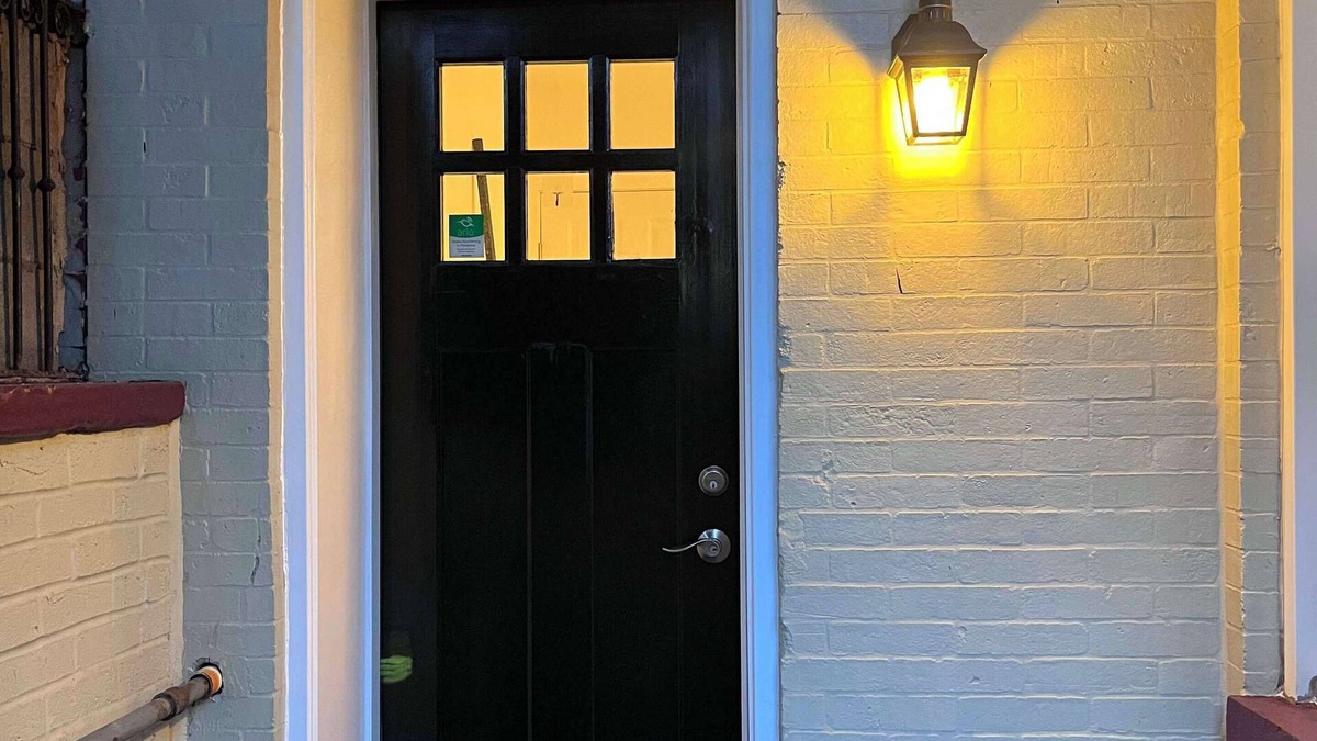 NoMa Apartment | Charming 1-bedroom basement apartment in Washington DC with AC, WiFi