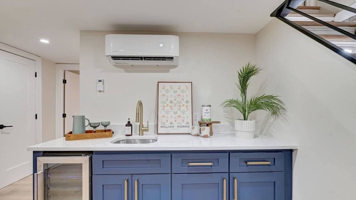 Petworth House | Charming 1-bedroom basement with private entrance near Petworth metro
