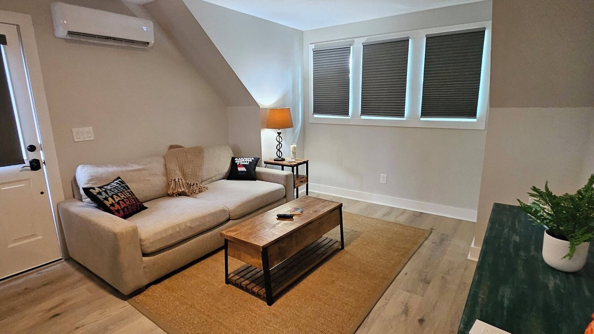 Marietta Apartment | Charming 1-Bedroom Carriage House Near Marietta Square