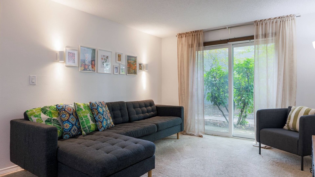 Vose Condo | Charming 1-bedroom condo in Beaverton, close to Nike and Intel.