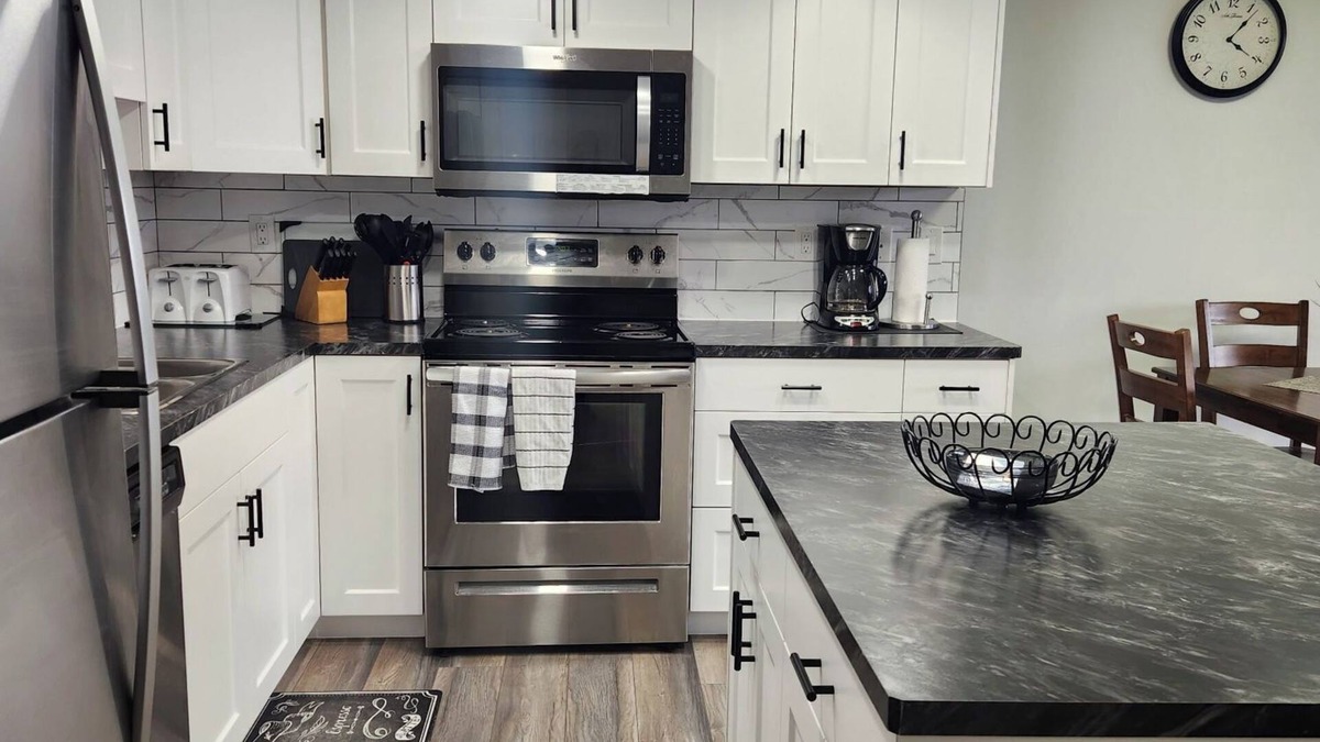Red Deer Condo | Charming 1-bedroom condo in delightful Red Deer with WiFi, fitness room